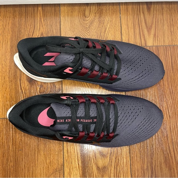Women’s Nike Air Zoom Pegasus 38 - Picture 2 of 5